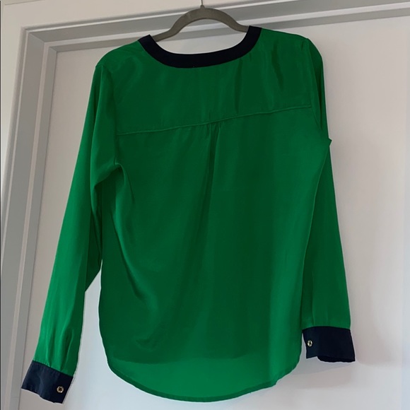MICHAEL Michael Kors Kelly Green V-Neck Blouse - Picture 3 of 8